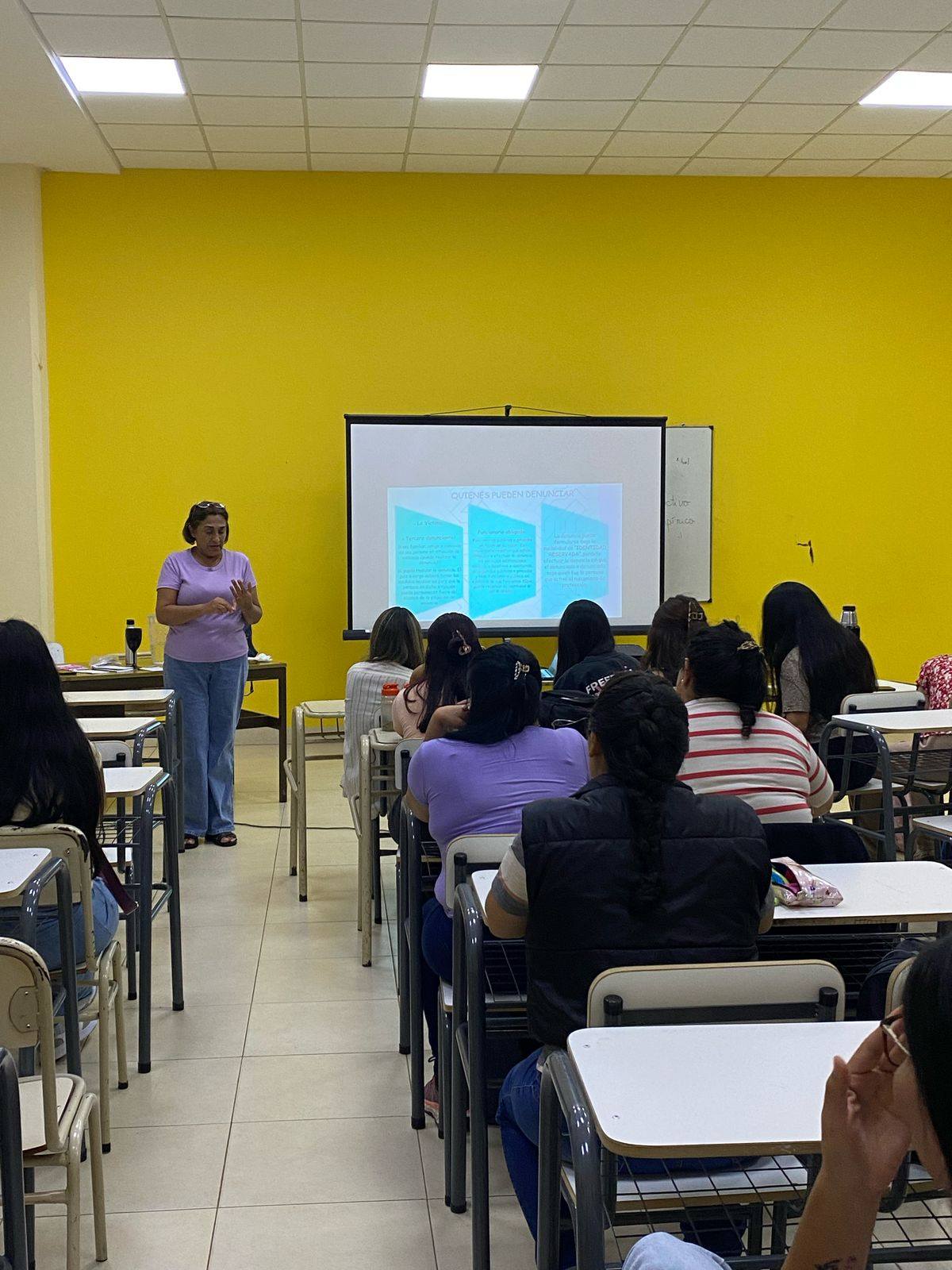 Capacitaron sobre la ley Micaela en el Instituto Juana Azurduy